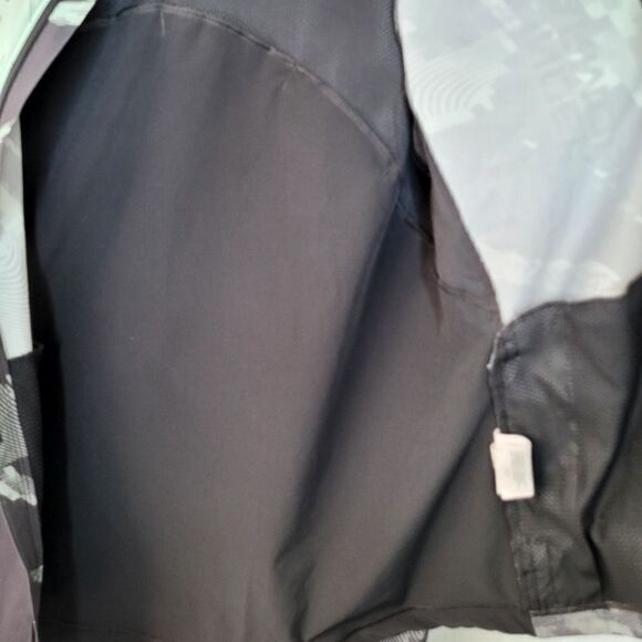 Under Armor OutRun the Storm Jacket II Size Medium - Picture 13 of 15